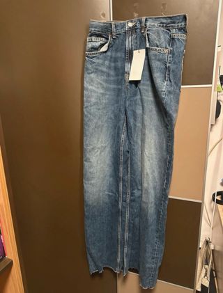 Pantalón vaquero Zara ancho