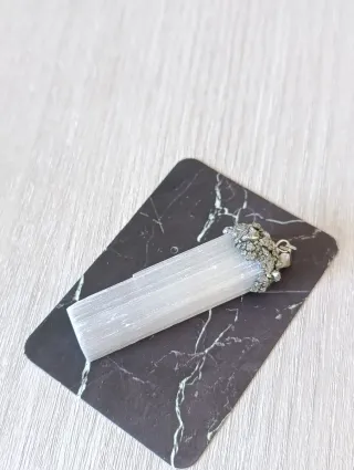 Colgante de Selenita con Pirita