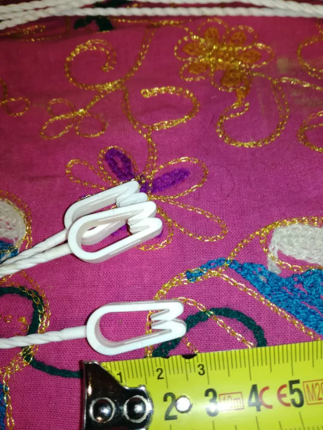 17 GANCHOS PARA MACETAS COLGANTES:1X0,5€