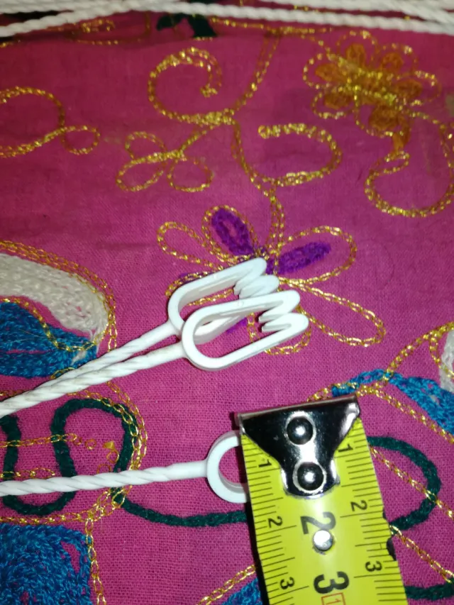 17 GANCHOS PARA MACETAS COLGANTES:1X0,5€