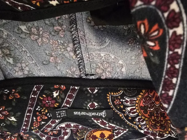 Calças Stadivarius estampadas