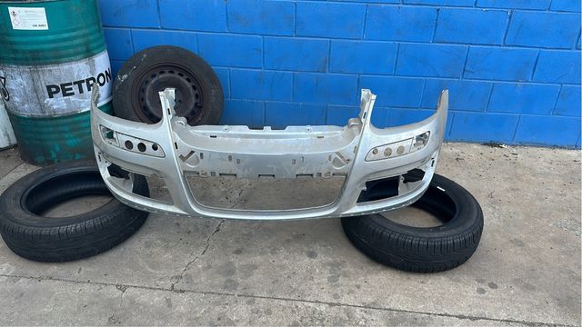 Paragolpes delantero plateado golf MK5 Original