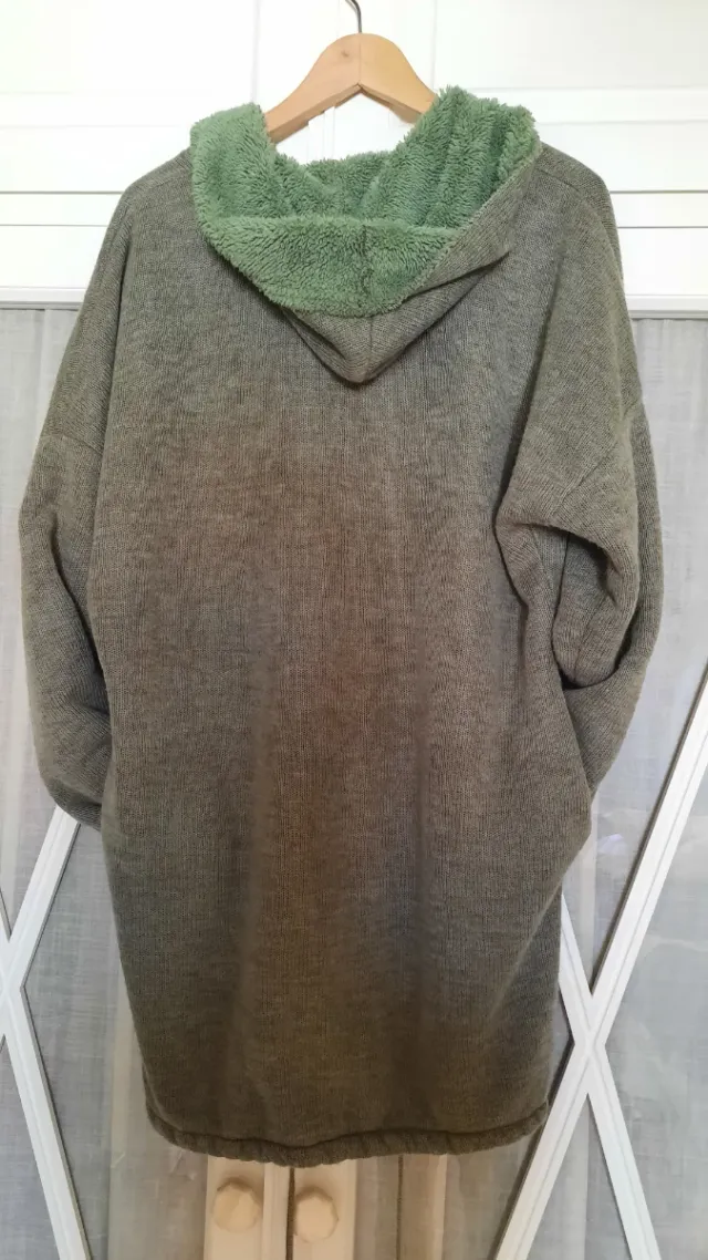 Abrigo verde punto con interior pelito