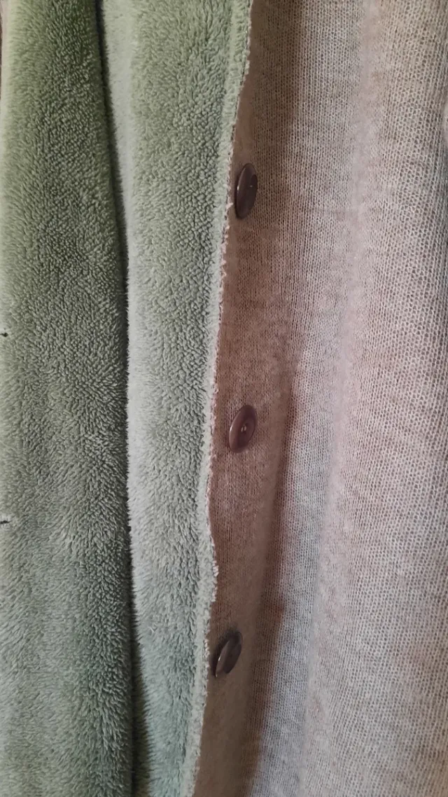 Abrigo verde punto con interior pelito