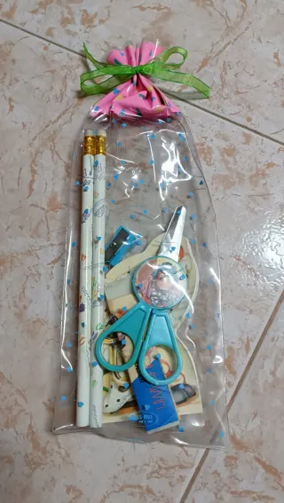 Bolsa escolar con accesorios