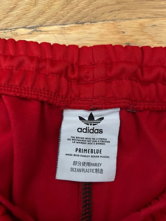 Pantalón Adidas rojo rallas blancas