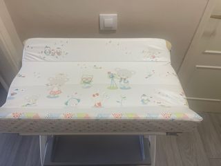 Cambiador de bebé con estructura y su funda