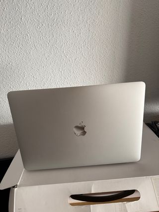 MacBook Pro 13” 2020 como nuevo solo