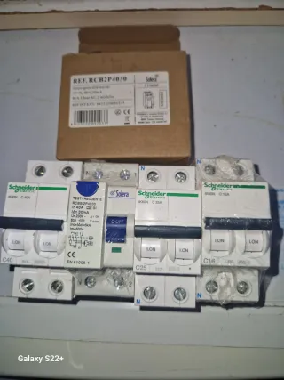 Diferencial 40A y varios interruptores