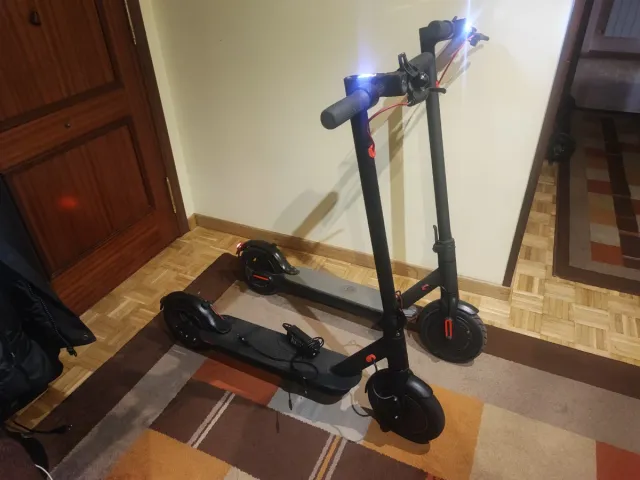 Lote 2 Patinetes Eléctricos