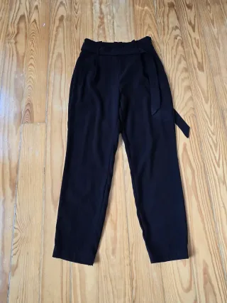 Calças pretas Stradivarius com cinto