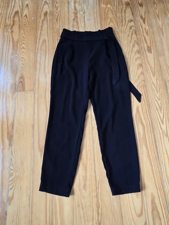 Calças pretas Stradivarius com cinto