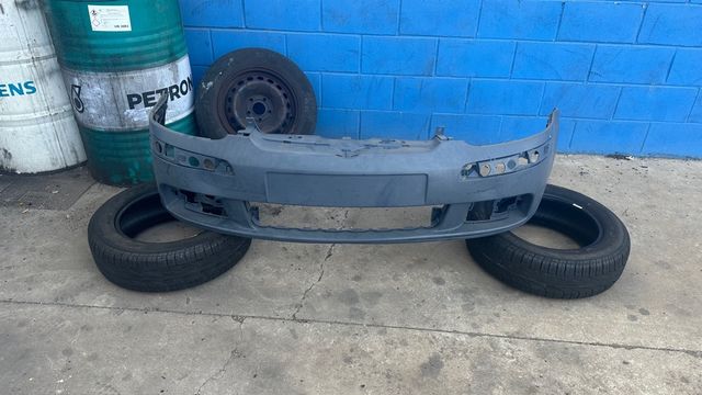 Paragolpes delantero coche