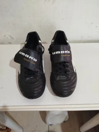 Botas de fútbol Umbro Talla 44