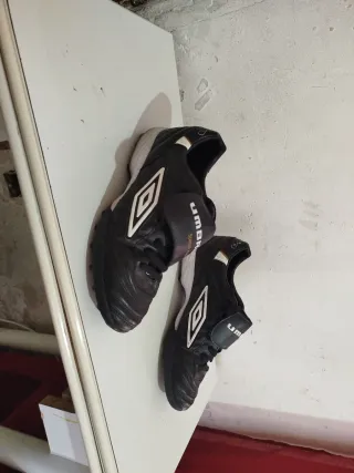 Botas de fútbol Umbro Talla 44