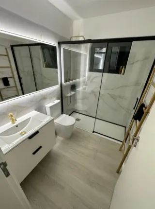 Servicios de reformas, baños completos