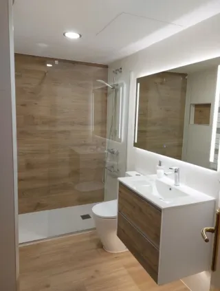 Servicios de reformas, baños completos