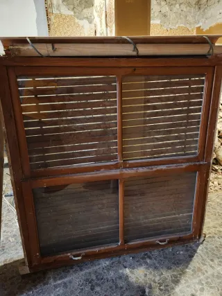 Ventana madera antigua