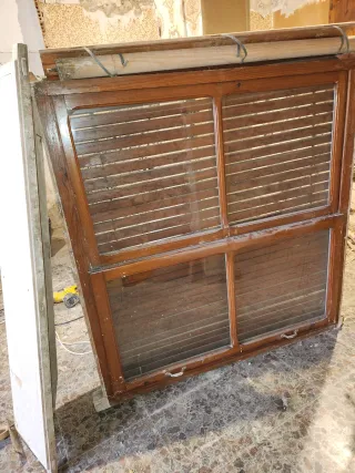 Ventana madera antigua