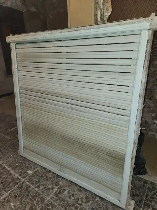 Ventana madera antigua