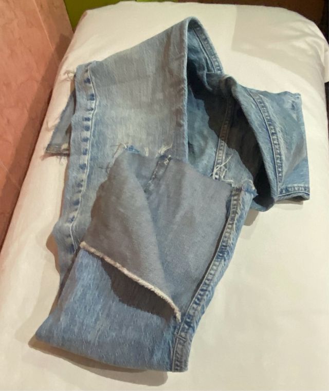 Pantalón vaquero Zara desgastado