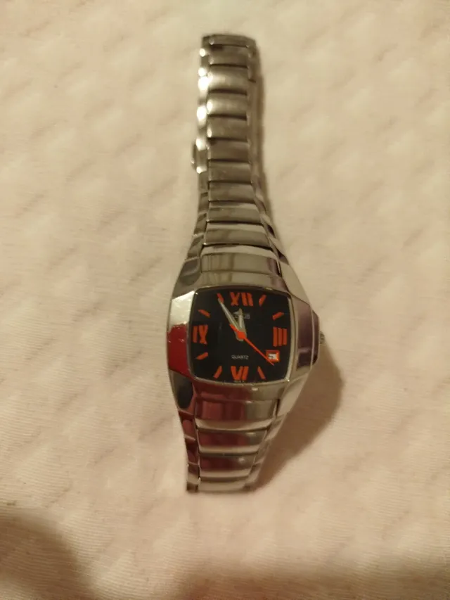 Reloj Lotus Acero Mujer...solo venta en persona