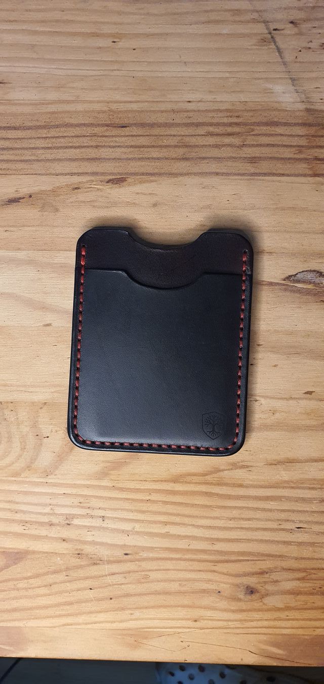 Tarjetero de cuero artesanal personalizable