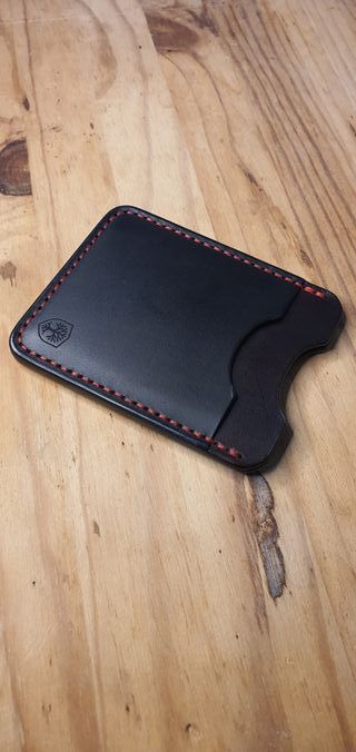 Tarjetero de cuero artesanal personalizable