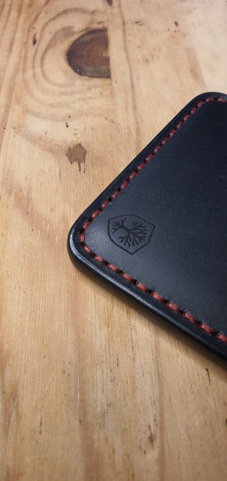 Tarjetero de cuero artesanal personalizable