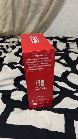 Nintendo Switch OLED sellada + Funda