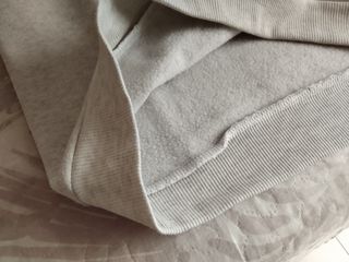 Sudadera gris Iluminati