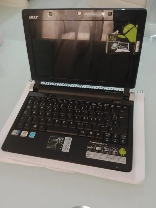 Mini portátil Acer Aspire One