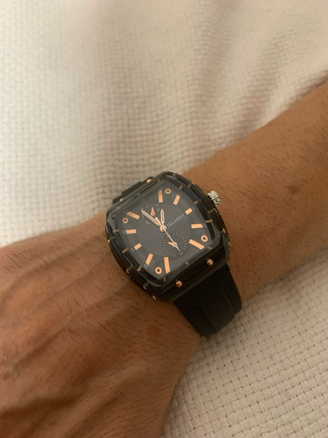 Reloj Irlandy Diseño Moderno Bronce y Negro