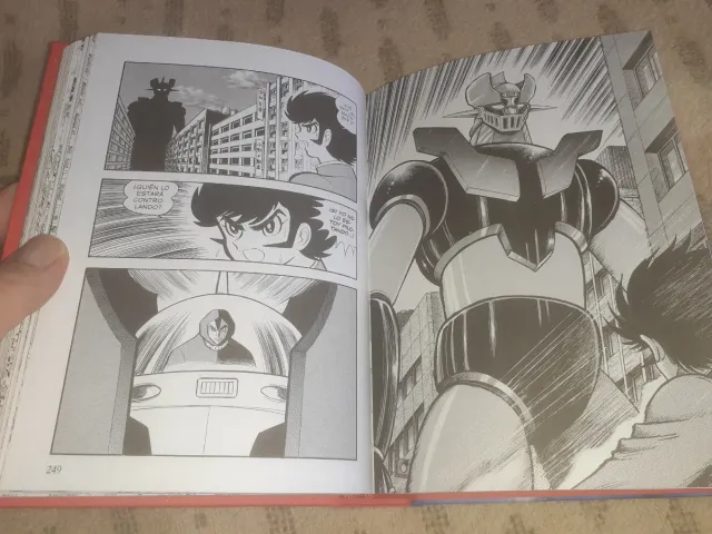 LIBRO Y CHAPAS MAZINGER Z COLECCIONISTA