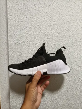 T36 Nike Free Metcon 6 Negras