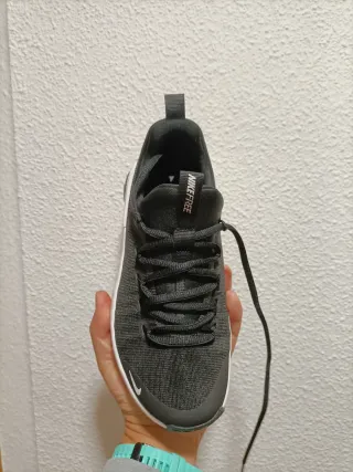 T36 Nike Free Metcon 6 Negras