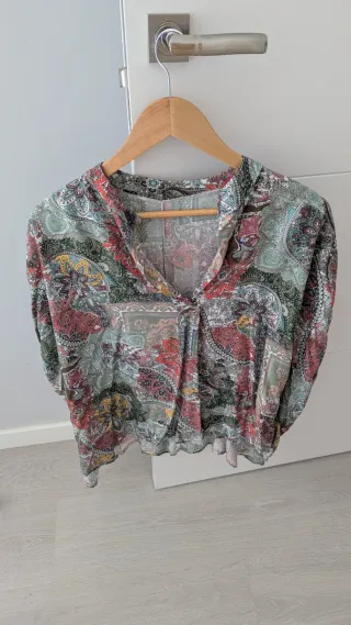 Blusa fluida estampada