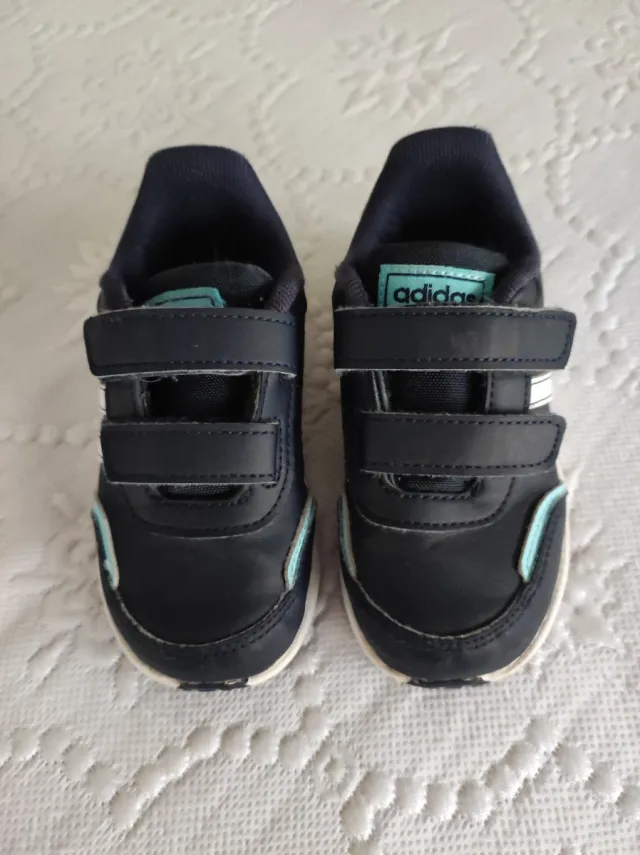 Deportivas Adidas niño talla 24