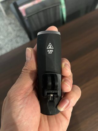 Luz, porta bidón y bocina para bici