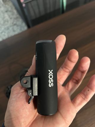 Luz, porta bidón y bocina para bici