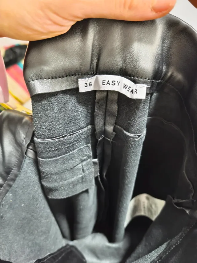 Leggings efecto piel negros