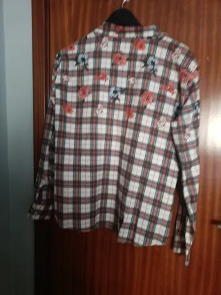 Camisa xadrez com flores Vendo as 2 6 euros