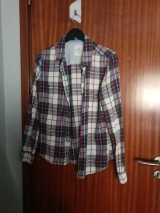 Camisa xadrez com flores Vendo as 2 6 euros