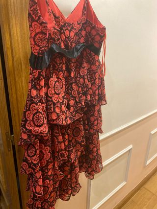 Vestido fiesta volantes y lazo negro