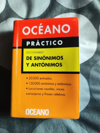 Océano Práctico Diccionario de Sinónimos y antó...
