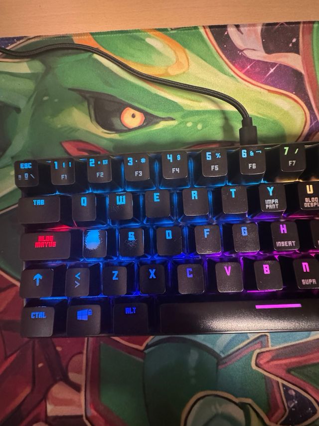 Teclado Kluster Cable y Bluetooth Negro