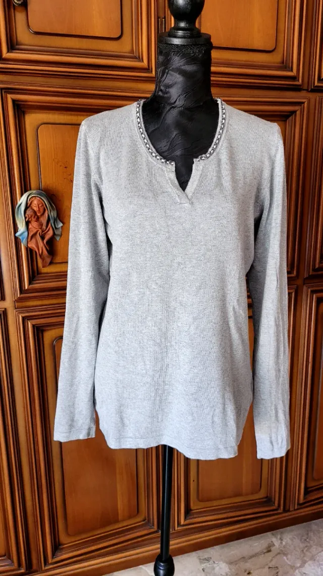 Maglia Dorabella grigia con dettagli