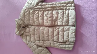 Cazadora acolchada beige/rosita