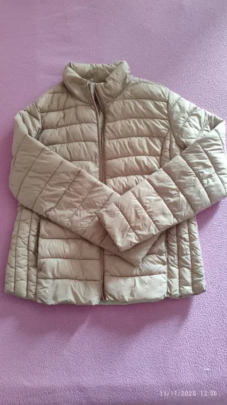 Cazadora acolchada beige/rosita