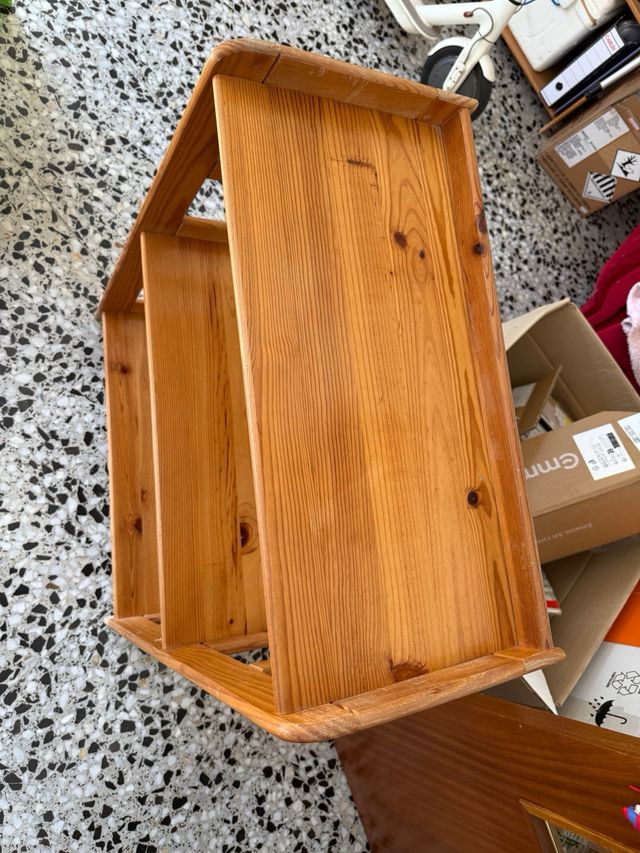 Estantería de madera